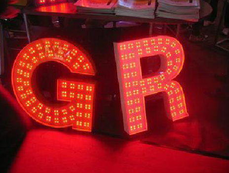 金湖LED发光字常见的安装误区。